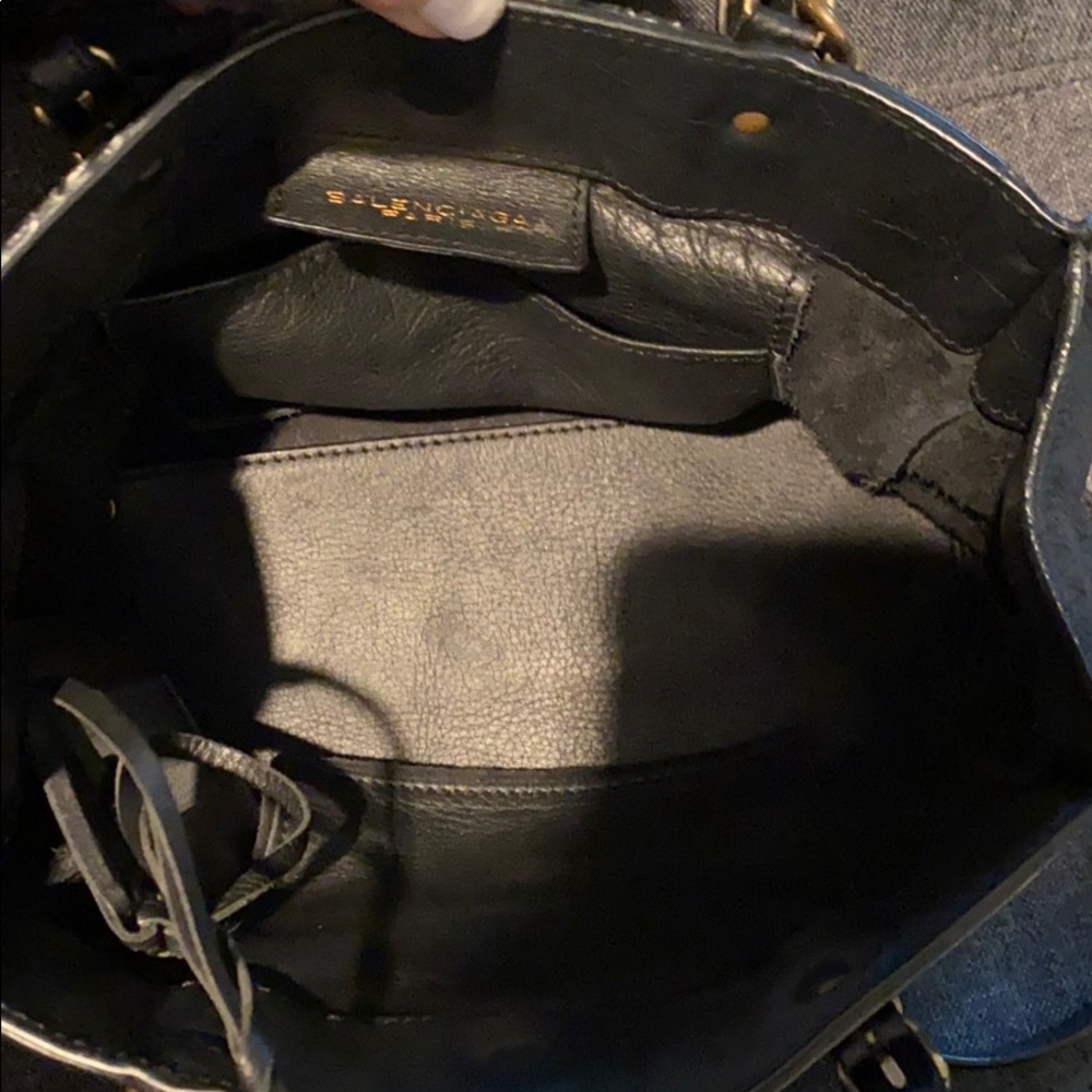 Authentic Balenciaga black genuine leather purse. - Picture 4 of 7